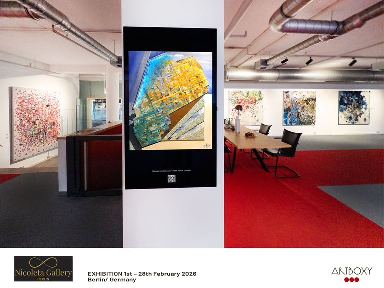 Erik-Groeschs "Paint About Triumph" wird in der Nicoleta Gallery in Berlin auf einem Screen in einer Gruppenausstellung gezeigt.