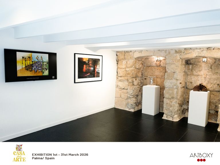 Das Bild von Erik Groesch "Village on the Coast" in der Galerie Casa del Arte in Palma, Spanien 03-2026